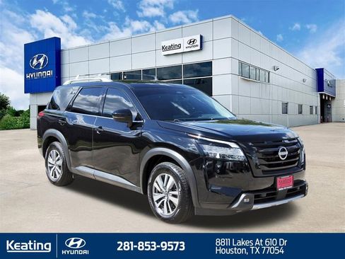 Used 2023 Nissan Pathfinder SL w/ Black Appearance Package FWD image 3