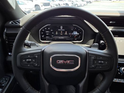 Used 2024 GMC Sierra 1500 AT4 w/ Technology Package AWD/4WD image 29