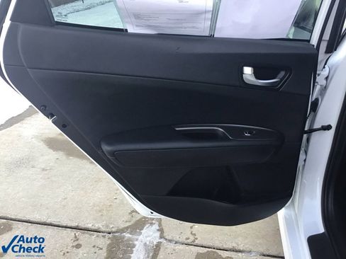 Used 2019 Kia Optima LX image 12