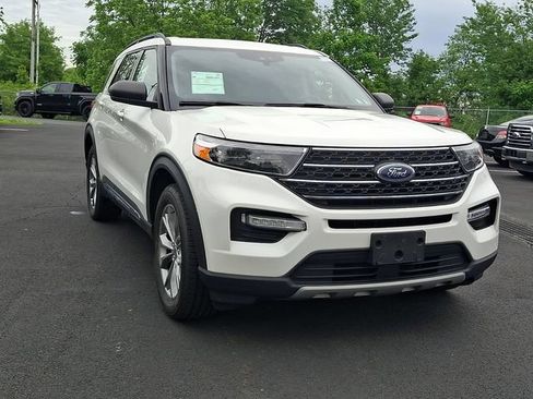 Certified 2023 Ford Explorer XLT w/ Equipment Group 202A AWD/4WD image 2