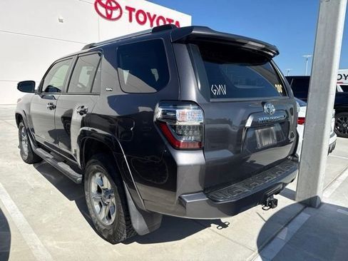 Used 2019 Toyota 4Runner SR5 Premium RWD image 6