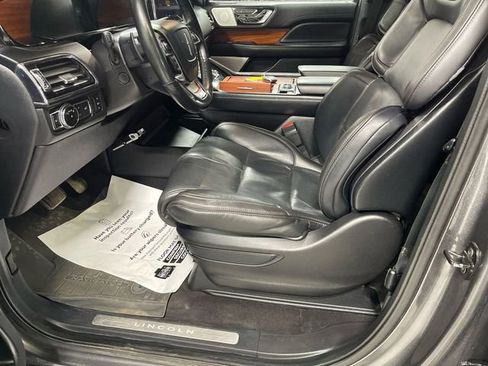 Used 2018 Lincoln Navigator L Reserve w/ Technology Package AWD/4WD image 11