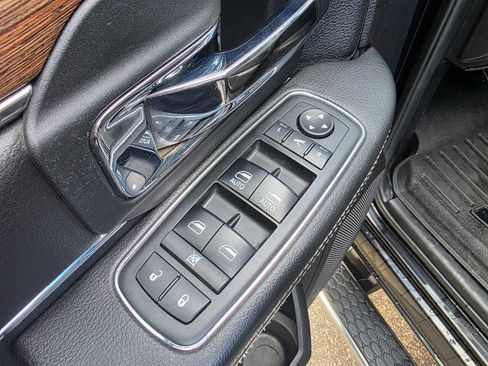 Used 2018 RAM 3500 Laramie image 12