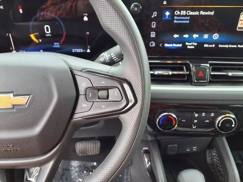 Used 2025 Chevrolet TrailBlazer LT image 11