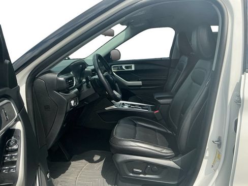 Certified 2020 Ford Explorer XLT w/ Equipment Group 202A RWD image 14