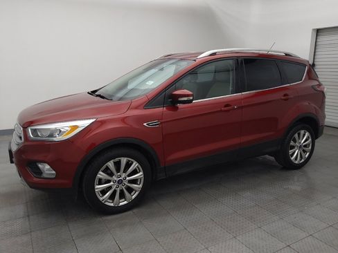 Used 2017 Ford Escape Titanium image 2