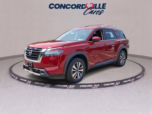 Certified 2023 Nissan Pathfinder SL w/ Cargo Package AWD/4WD image 4