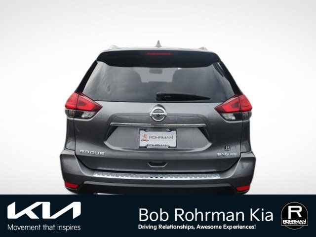 Used 2017 Nissan Rogue SV AWD/4WD image 5