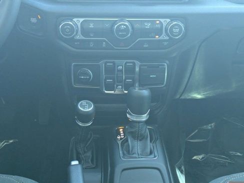 New 2026 Jeep Gladiator Sport AWD/4WD image 16