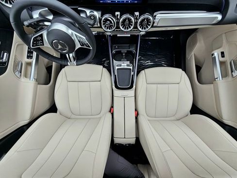 New 2026 Mercedes-Benz GLB 250 4MATIC image 26