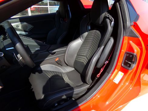 Used 2024 Chevrolet Corvette Stingray Preferred Conv w/ Z51 Performance Package RWD image 24