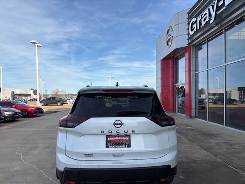 New 2026 Nissan Rogue SV image 4