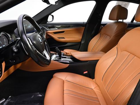 Used 2017 BMW 540i xDrive image 12