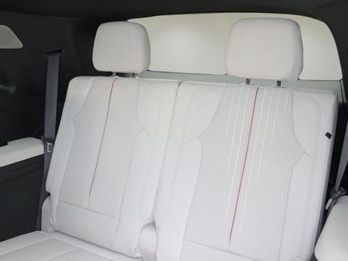 New 2026 Cadillac Vistiq Luxury image 17