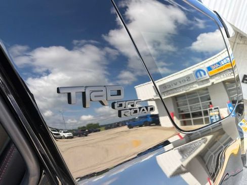 Used 2024 Toyota 4Runner TRD Off-Road Premium w/ Off Road Premium Plus Package AWD/4WD image 10