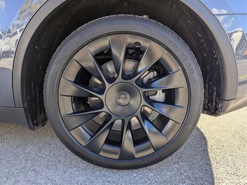 Used 2023 Tesla Model Y Long Range image 16