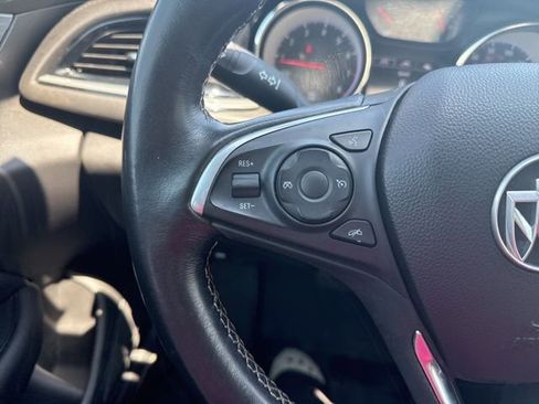 Used 2018 Buick Regal Preferred FWD image 18