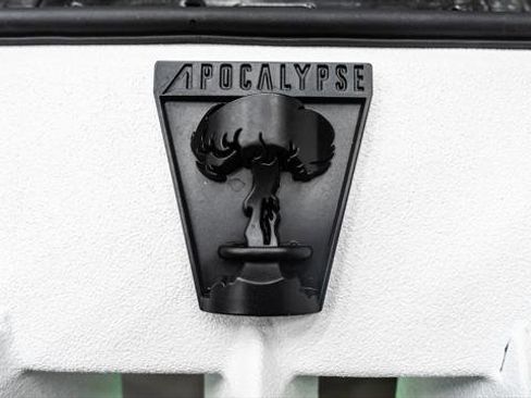 Used 2025 Jeep Gladiator Sport image 32