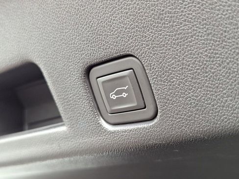 Used 2024 GMC Acadia Elevation image 36