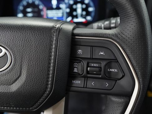 Used 2025 Toyota 4Runner TRD Off-Road image 26