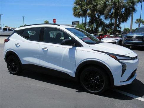 Used 2027 Chevrolet Bolt RS FWD image 4