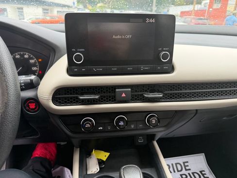 Used 2024 Honda HR-V LX image 17