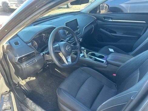 Used 2021 Nissan Altima 2.5 SV image 5