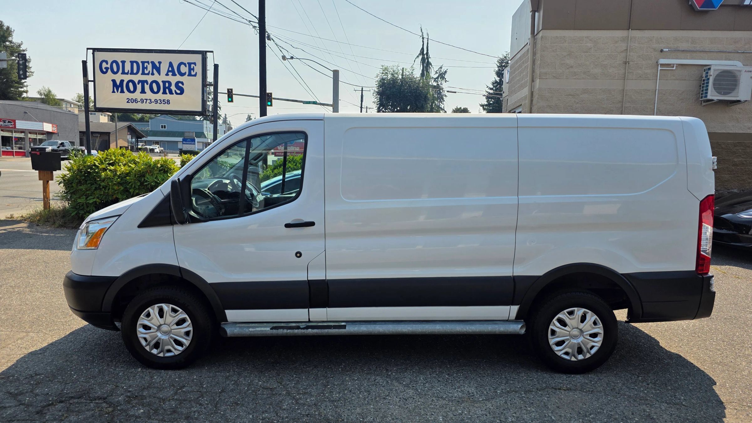 Used 2015 Ford Transit 250 130 Low Roof w/ Exterior Upgrade Package RWD image 1