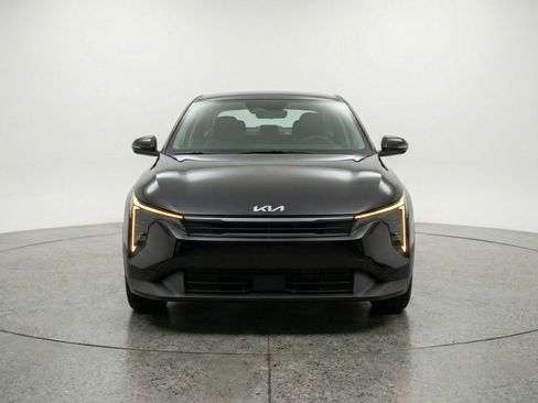 Used 2025 Kia K4 FWD image 2