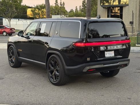 Used 2022 Rivian R1S Launch Edition image 4