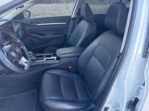 Used 2024 Nissan Altima 2.5 SR w/ SR Premium Package image 17