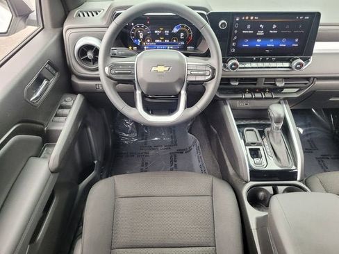 Used 2024 Chevrolet Colorado LT w/ LT Convenience Package image 11
