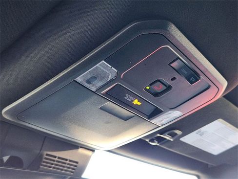 Used 2025 Toyota Tacoma TRD Off-Road image 25