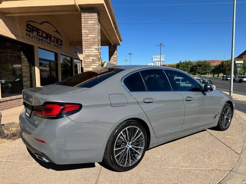 Used 2022 BMW 530e xDrive 530e xDrive w/ Premium Package image 32