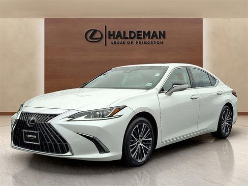 Certified 2022 Lexus ES 350 w/ Premium Package image 3