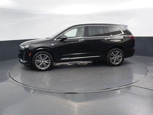 Used 2024 Cadillac XT6 Premium Luxury image 2
