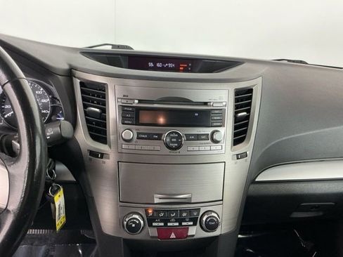 Used 2010 Subaru Outback 2.5i Premium AWD/4WD image 17