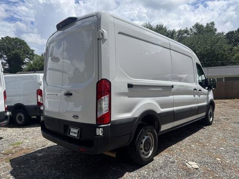 Used 2025 Ford Transit 250 148 Medium Roof RWD image 3