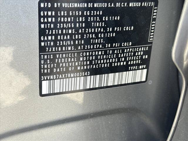 Used 2024 Volkswagen Tiguan SE w/ Panoramic Sunroof Package FWD image 28