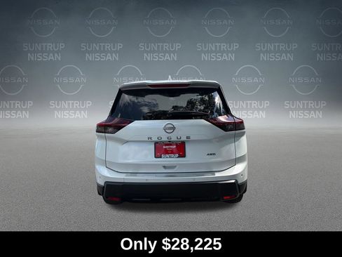 Used 2025 Nissan Rogue SV AWD/4WD image 4