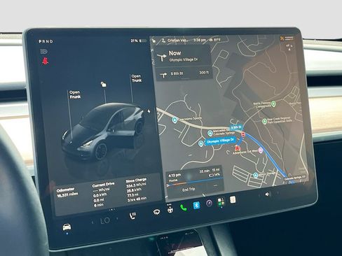 Used 2024 Tesla Model Y Performance AWD/4WD image 11