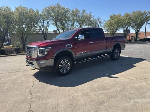 Used 2024 Nissan Titan Platinum Reserve w/ Moonroof Package image 9