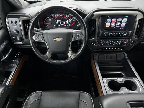 Used 2018 Chevrolet Silverado 2500 High Country w/ Duramax Plus Package image 31