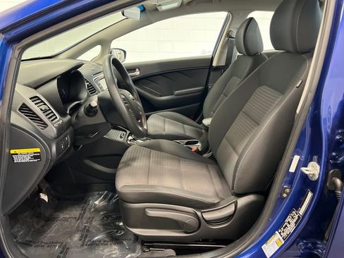 Used 2018 Kia Forte LX w/ LX Popular Package image 9