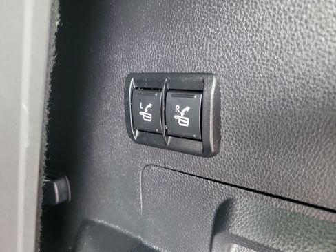 Certified 2024 Toyota Sequoia Platinum AWD/4WD image 13