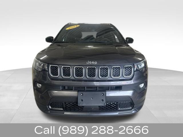 Used 2024 Jeep Compass Latitude AWD/4WD image 2