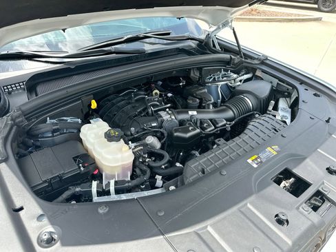Used 2025 Jeep Grand Cherokee Altitude AWD/4WD image 24