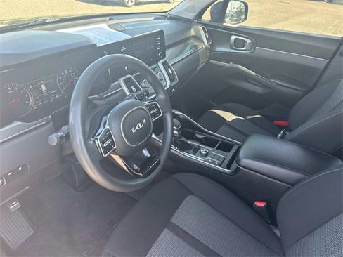 Used 2022 Kia Sorento LX image 30