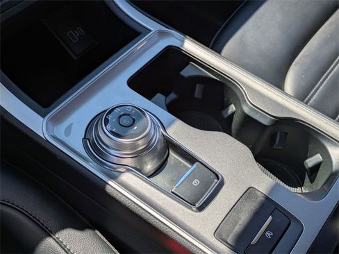 Used 2024 Ford Edge SEL image 25