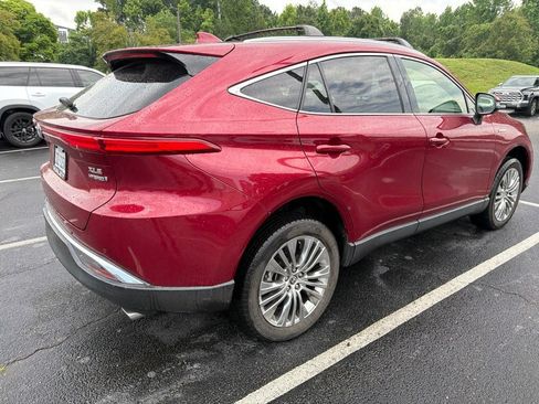 Used 2021 Toyota Venza XLE w/ Softex Package AWD/4WD image 3